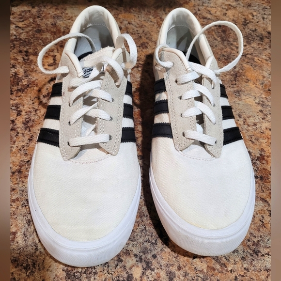 Adidas men's 8.5 - Picture 2 of 5